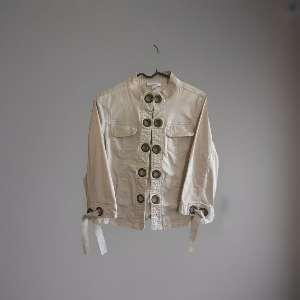 Dressbarn Woman’s Lightweight Beige Jacket  Size Medium